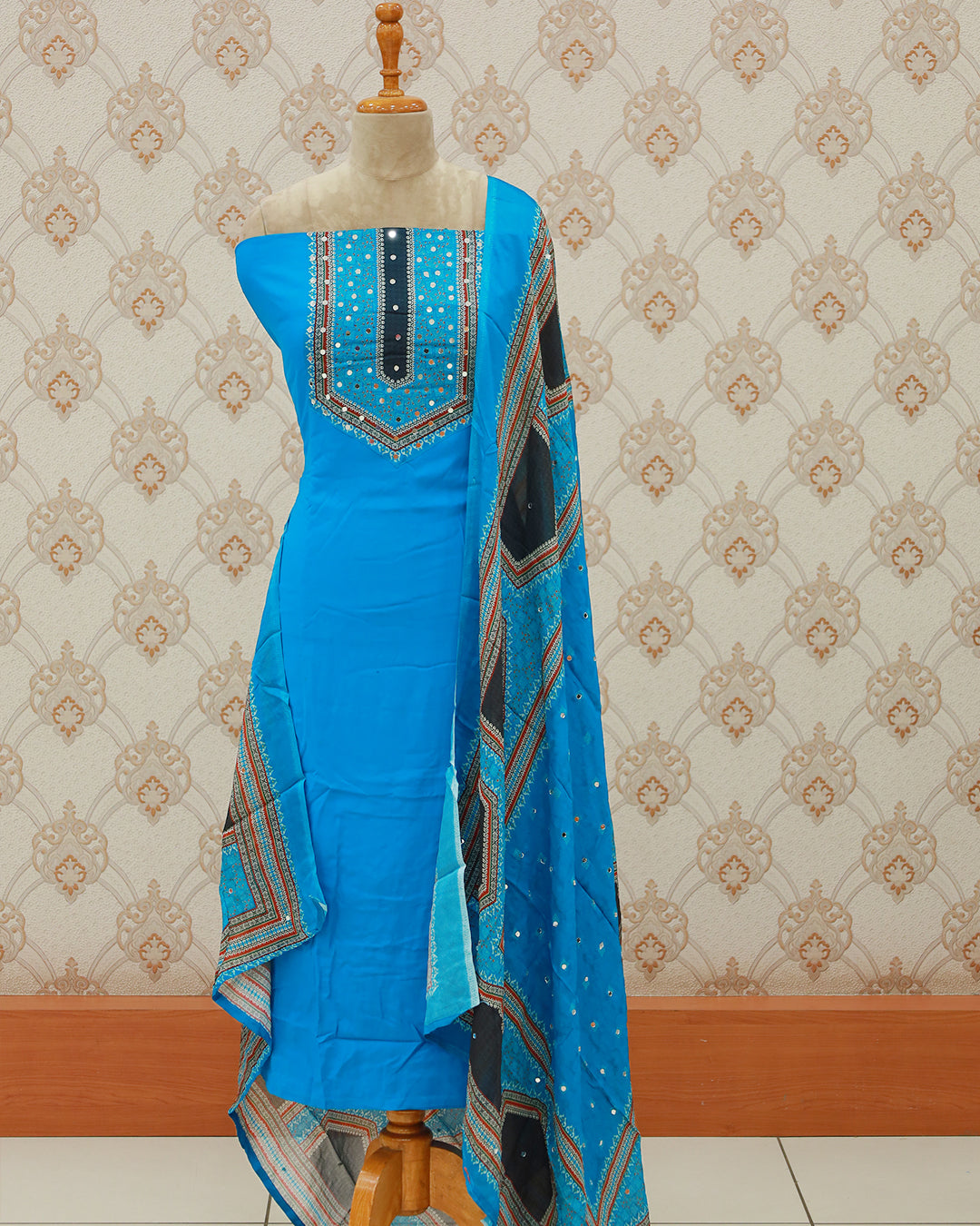 Women's Pakistani Salwar Suit with Chinnon Dupatta - 1202