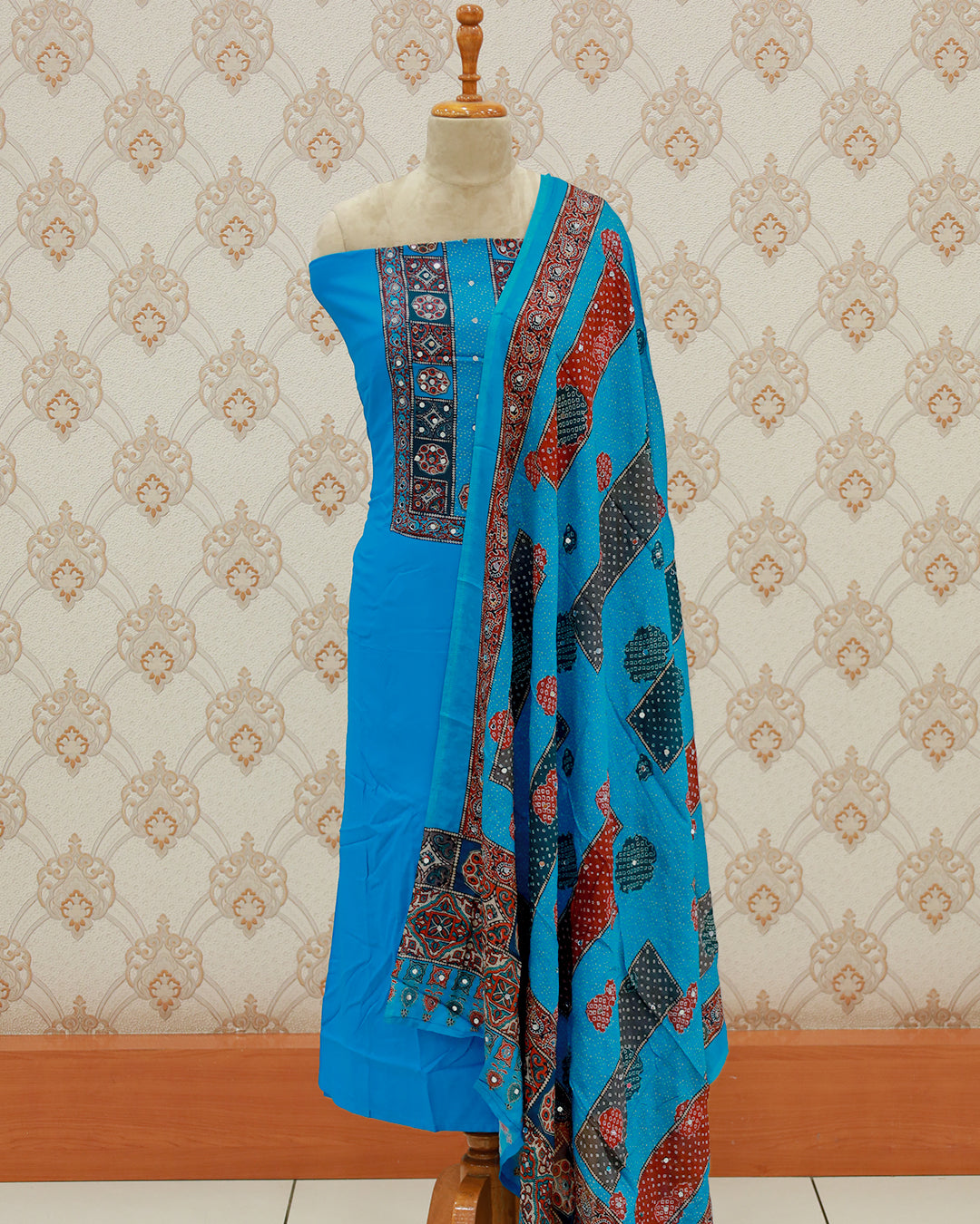 Women's Pakistani Salwar Suit with Chinnon Dupatta - 1277